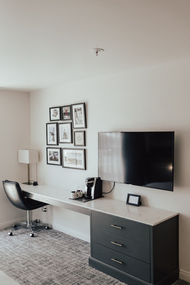 Vinland Hotel and Lounge - photo 19
