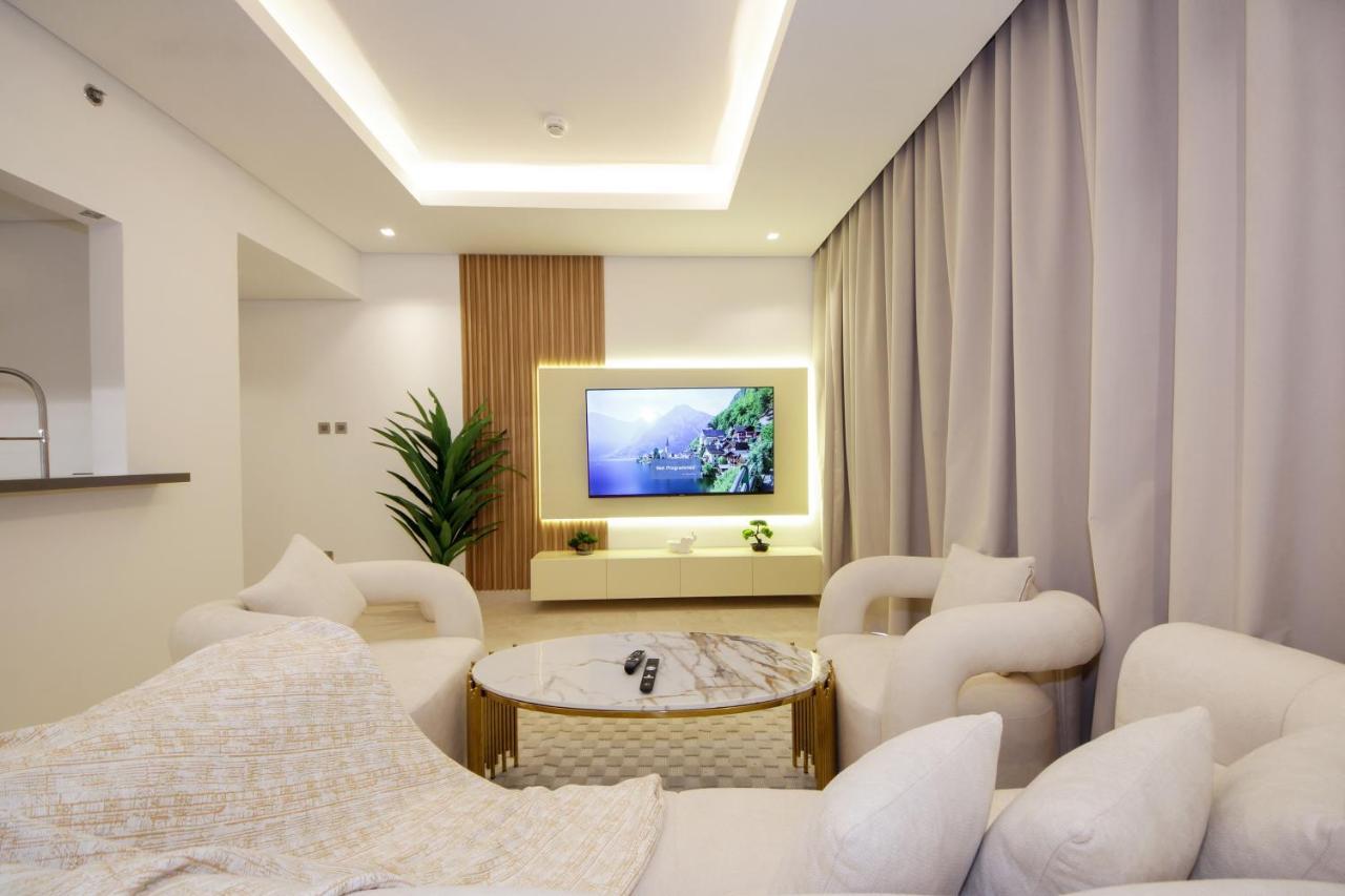 Luxury 2BHK Plus Maid's Room The Sterling West Near Dubai Mall — 4-Star Luxury Hotel in Dubai, United Arab Emirates