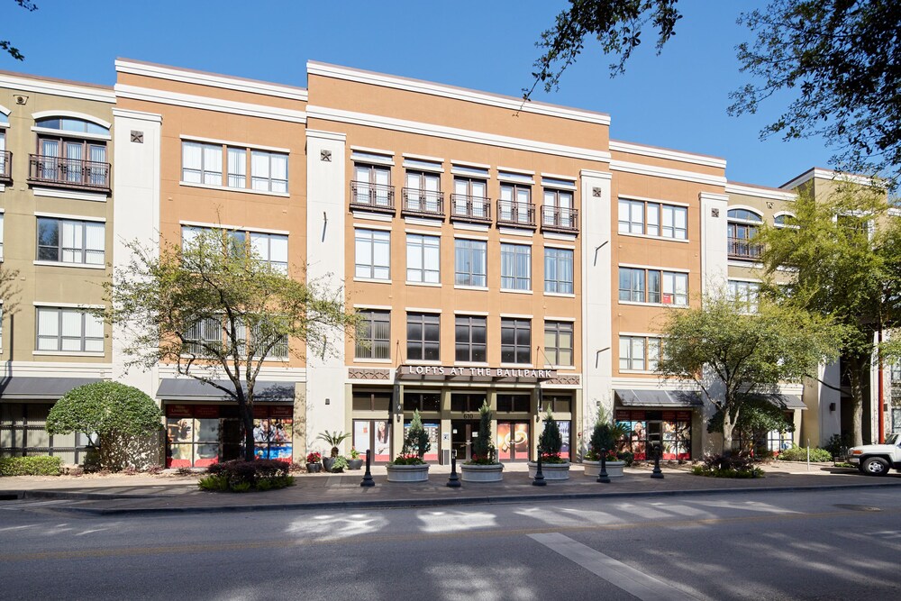 Sonder Ballpark Lofts — 4-Star Luxury Hotel in Houston, United States