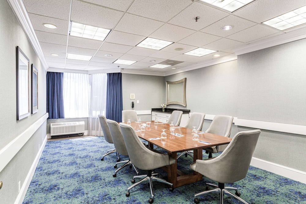 DoubleTree by Hilton Hotel Memphis - photo 59