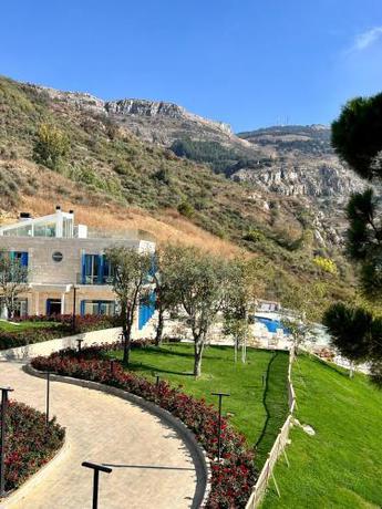 Cherrytales in Unknown City, Lebanon