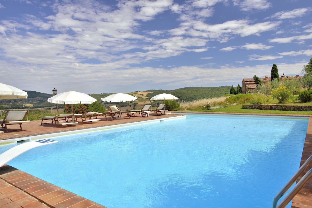 Zampugna — 4-Star Luxury Hotel in Trequanda, Italy