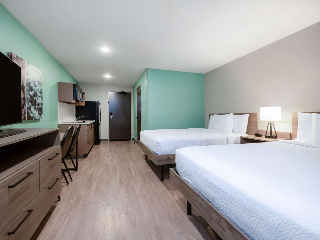 ECHO Suites Extended Stay by Wyndham Indianapolis AmeriPlex in Indianapolis, United States