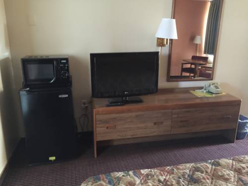 Travelers Motel - photo 10