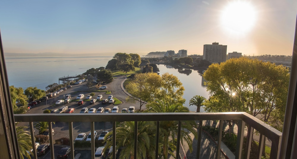 Embassy Suites by Hilton San Francisco Airport Waterfront - photo 52