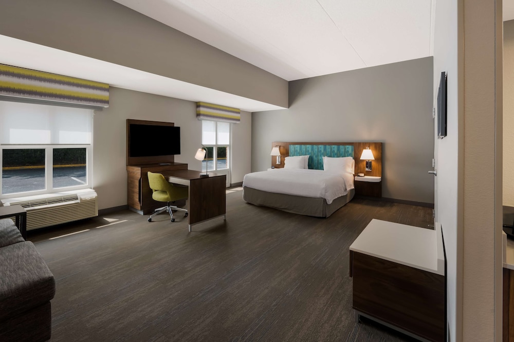 Hampton Inn & Suites Fredericksburg at Celebrate Virginia - photo 20