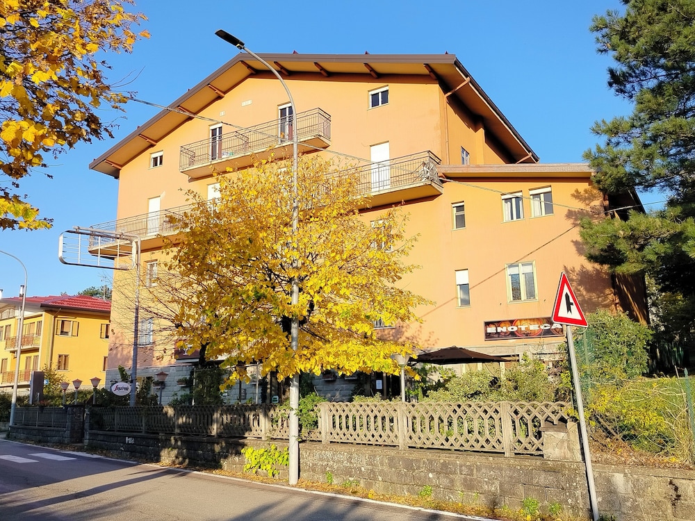 hotel Veles in Lizzano In Belvedere, Italy