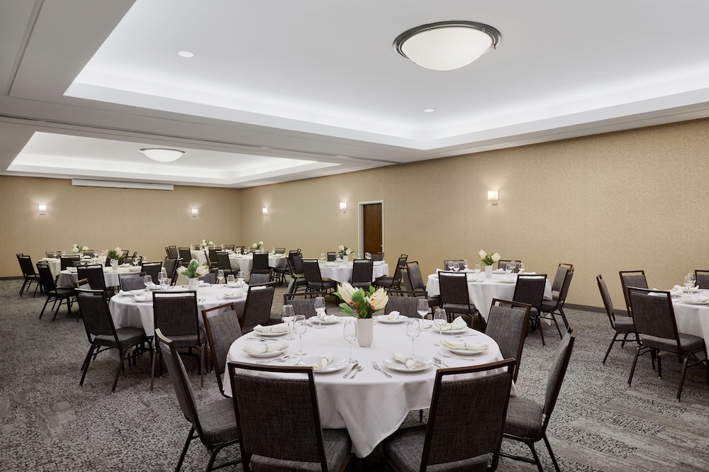 Courtyard by Marriott Milwaukee Downtown - photo 34