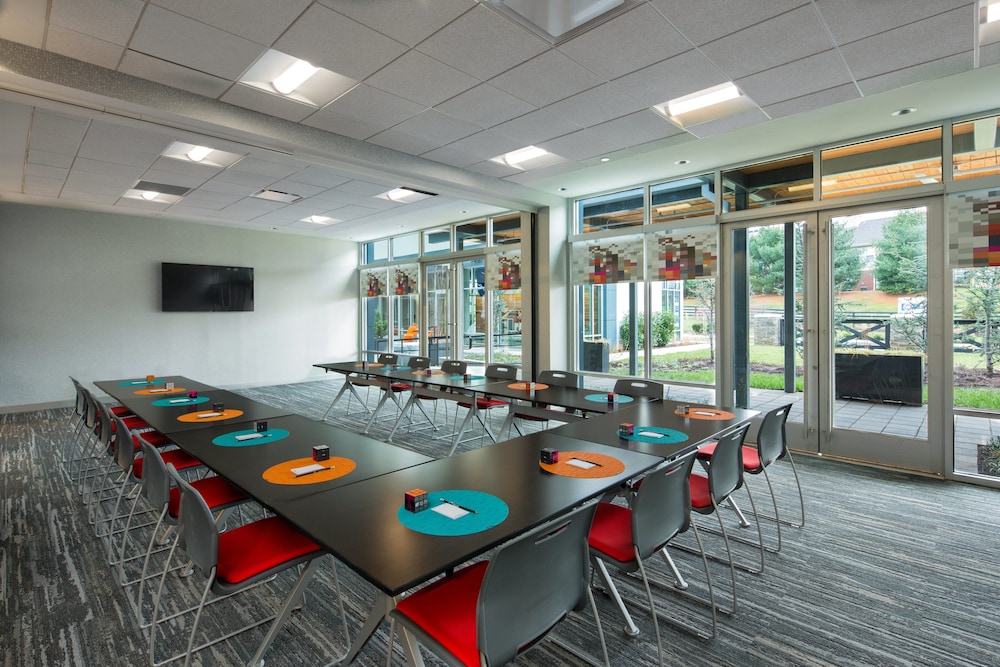 Aloft Louisville East - photo 17
