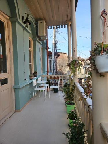 Old Gold Apartment