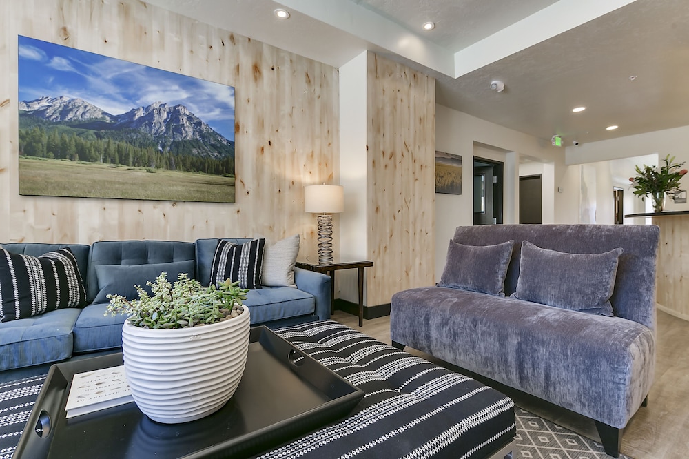 Silver Creek Hotel - photo 65