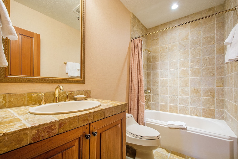 Premium One Bedroom Townhouse 1 Apartment Hotel by RedAwning - photo 8