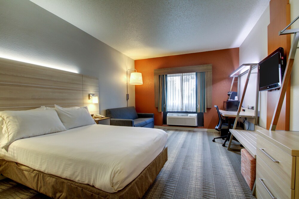 Holiday Inn Express Milwaukee North Brown Deer Mequon by IHG - photo 18