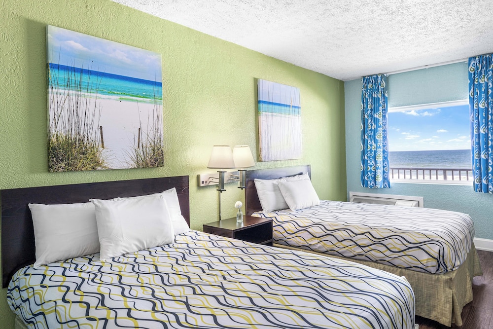 Boardwalk Beach Hotel - photo 12
