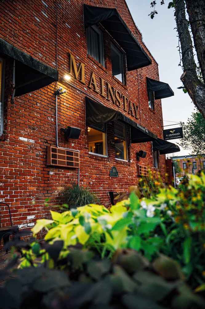 Mainstay Inn - photo 30