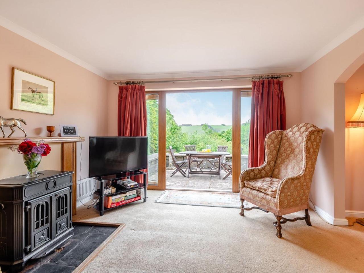 Cwmfron House — 4-Star Luxury Hotel in Llanidloes, United Kingdom