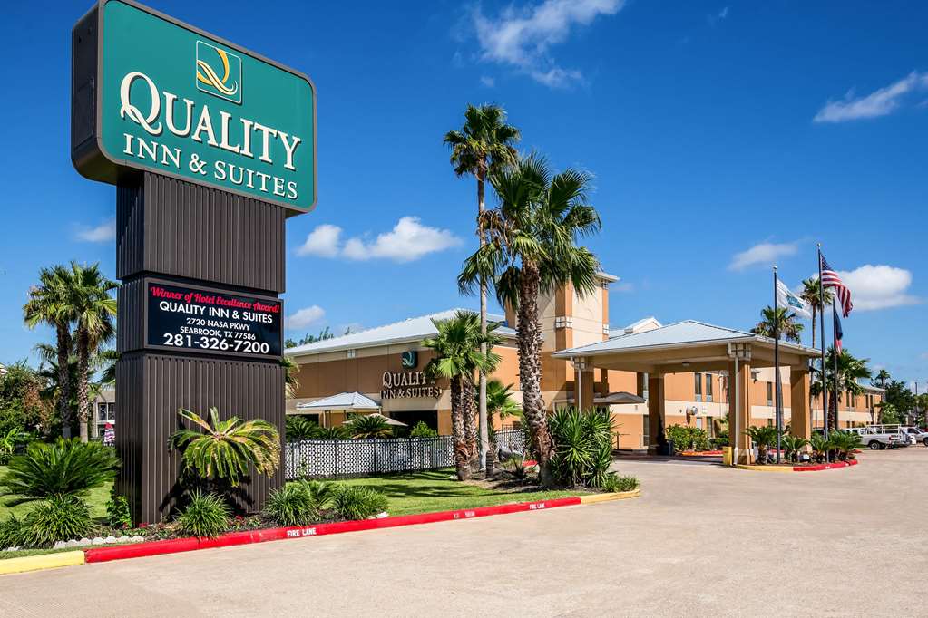 Quality Inn & Suites Seabrook NASA Kemah - carbon neutral hotel in Seabrook