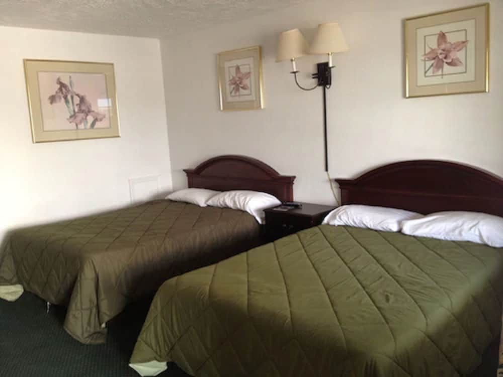 Three Oaks Motel - photo 17