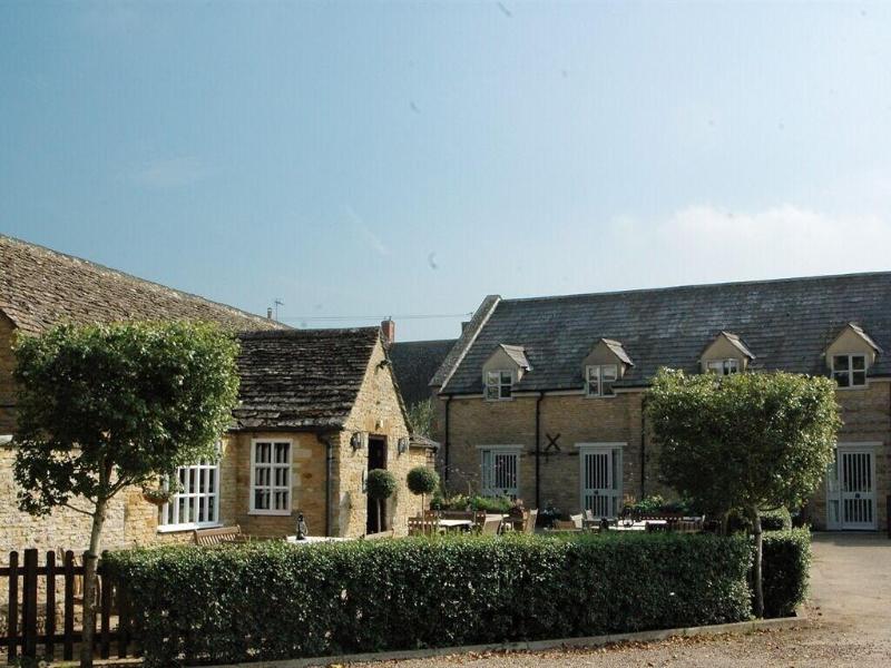 The White Horse Inn - carbon neutral hotel in Bicester