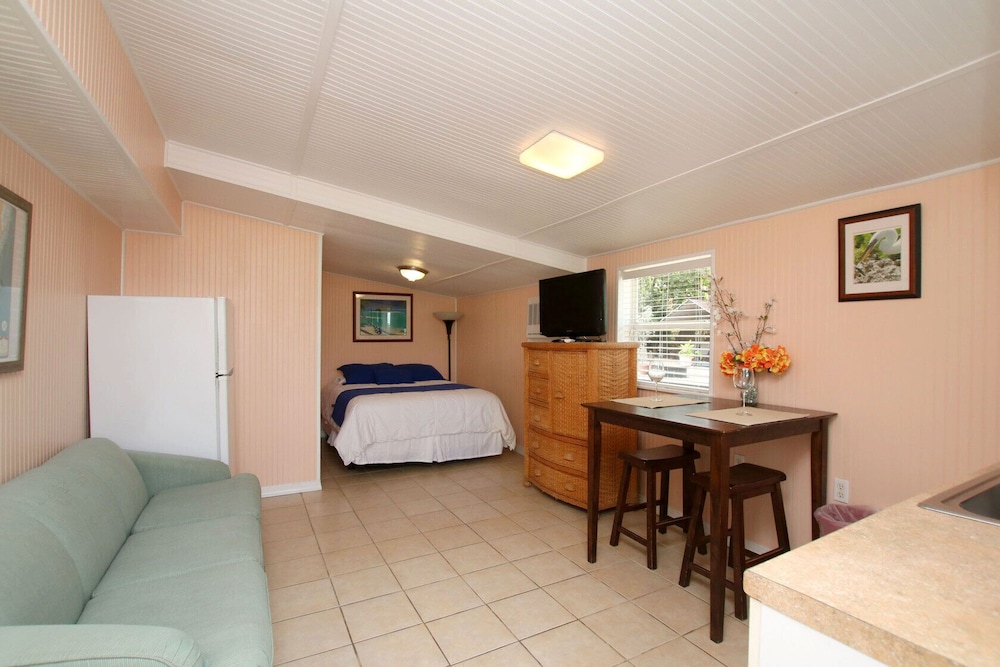 Sunset Cove Beach Resort - photo 22