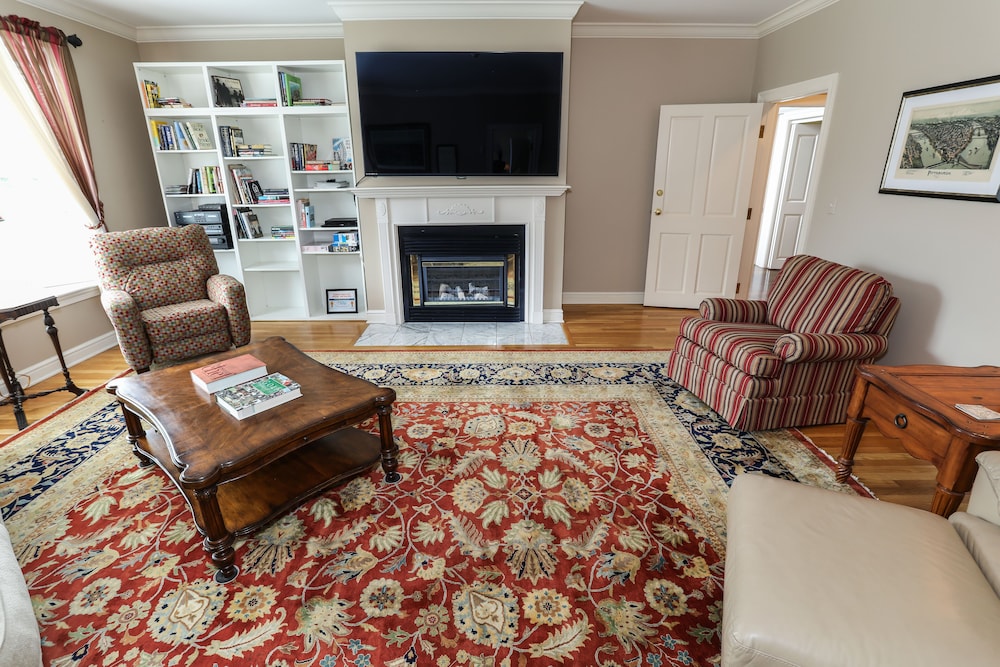 Oakmont Inn - photo 36