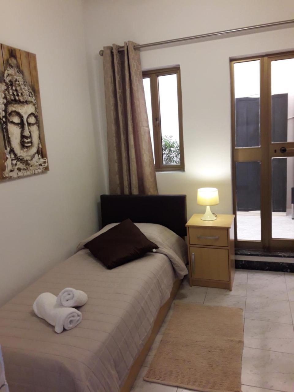 Private Single Room In Shared Apartment 21249263 — Naxxar