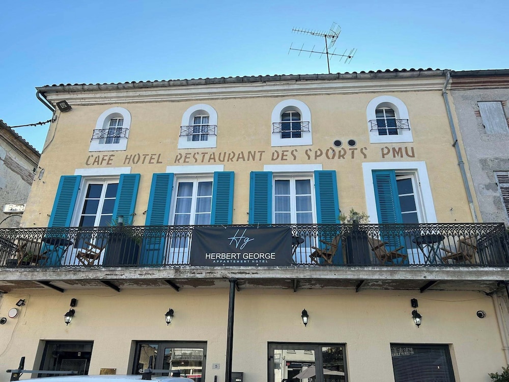 Herbert George Apartment Hotel — Clairac