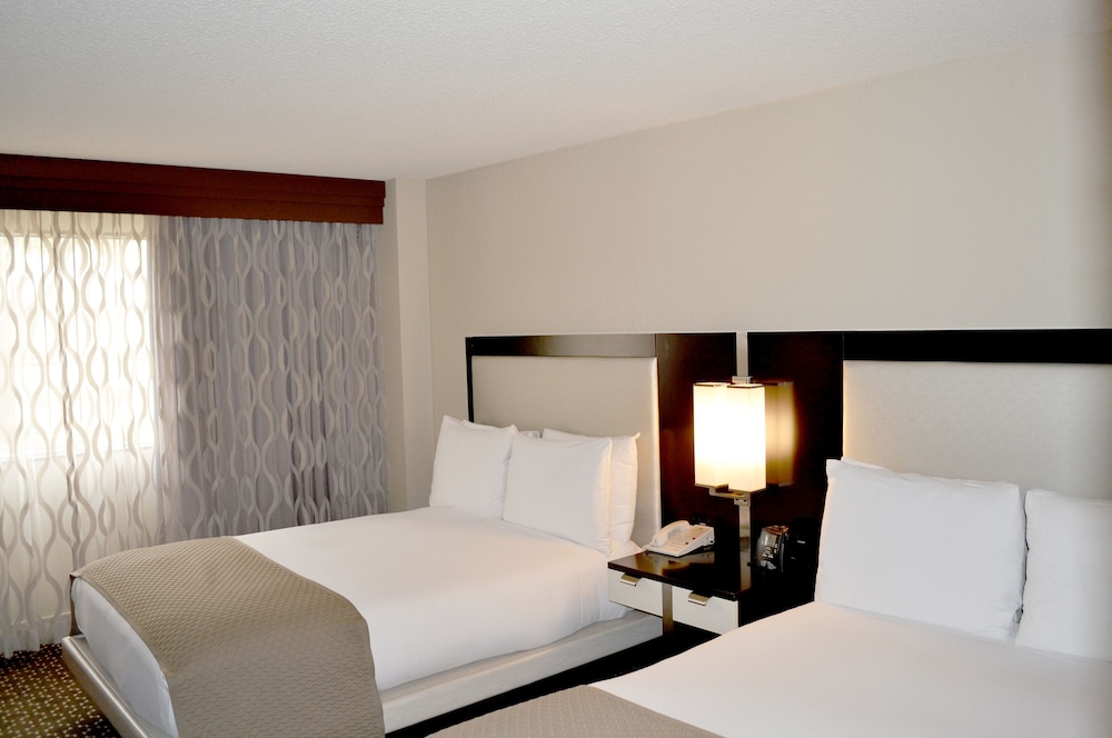 Doubletree by Hilton Houston Hobby Airport - photo 9