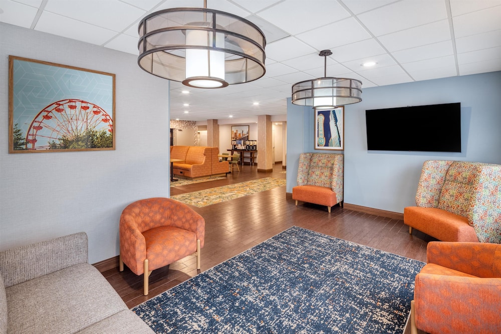 Hampton Inn Portland East - photo 31