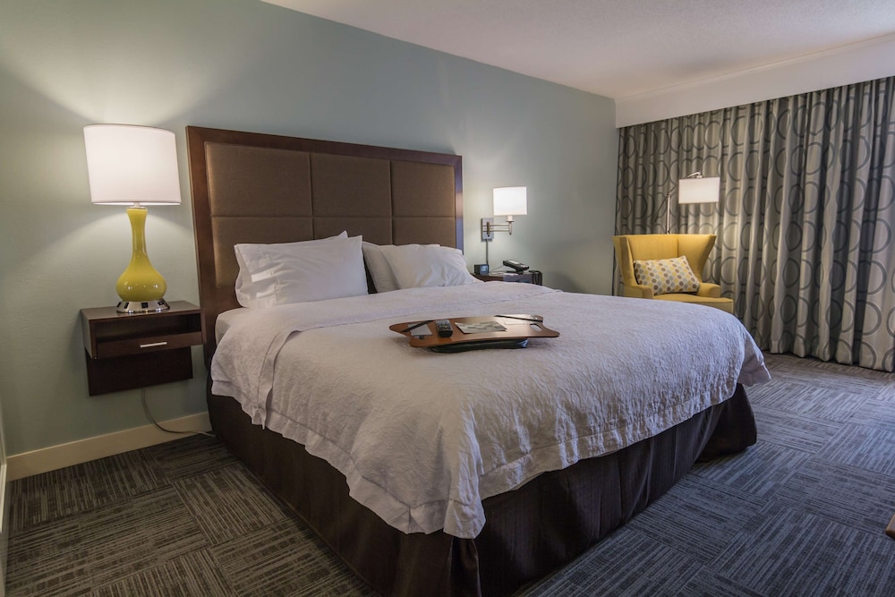 Hampton Inn Winchester University Mall Area - photo 13