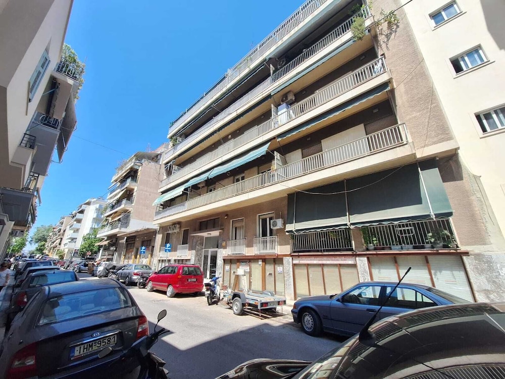 Alex 2 Bedroom Apartment in Athens — 4-Star Luxury Hotel in Athens, Greece