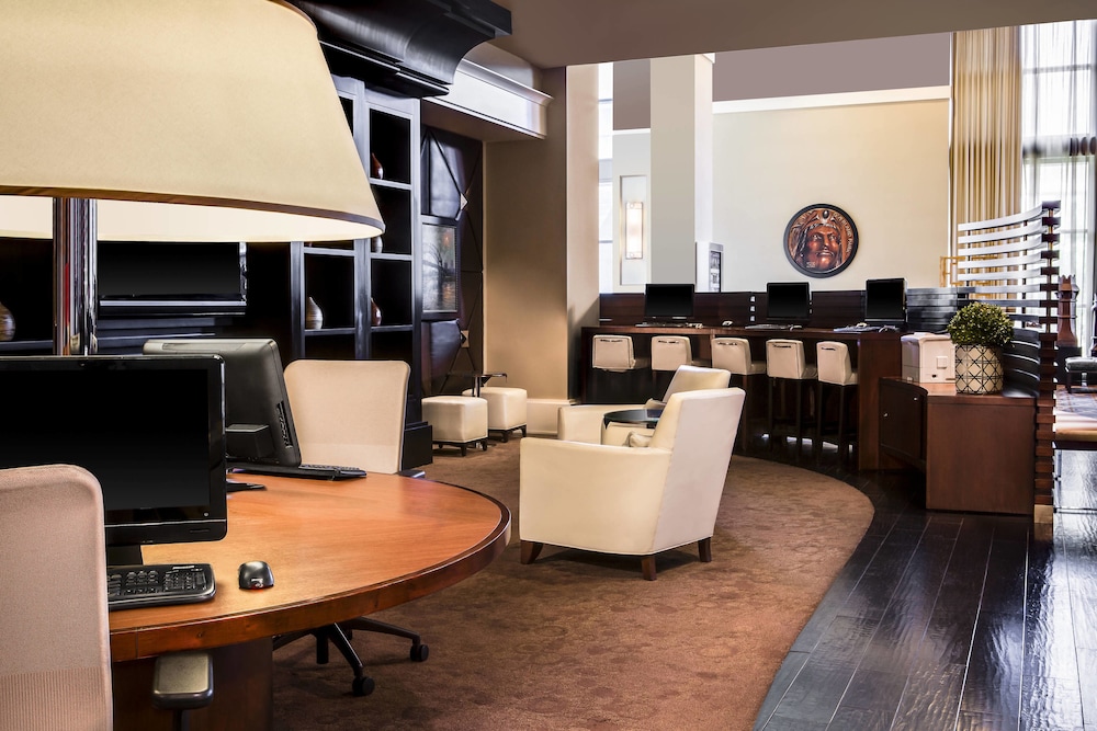 Sheraton Overland Park Hotel at the Convention Center - photo 25