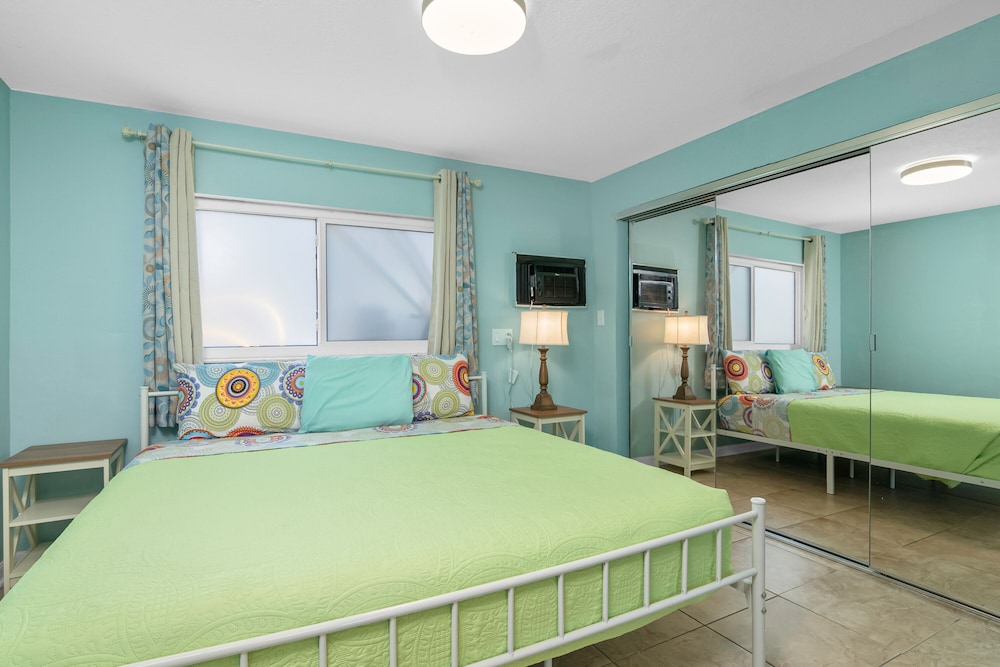 Latitude 26 Waterfront Resort & Marina - photo 25