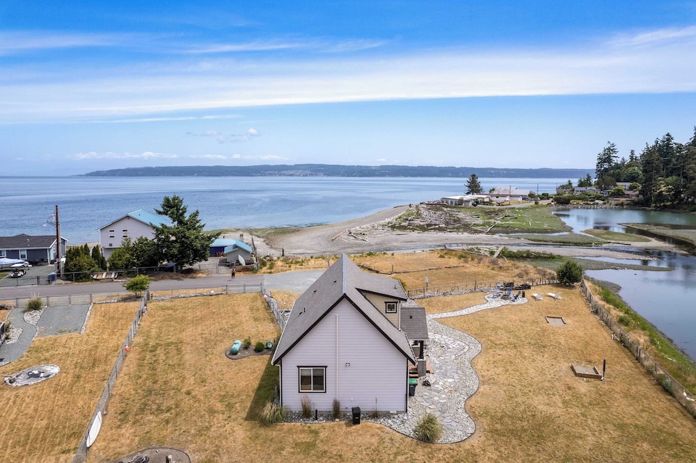 Sisters by the Sound by AvantStay Beach Access - photo 43
