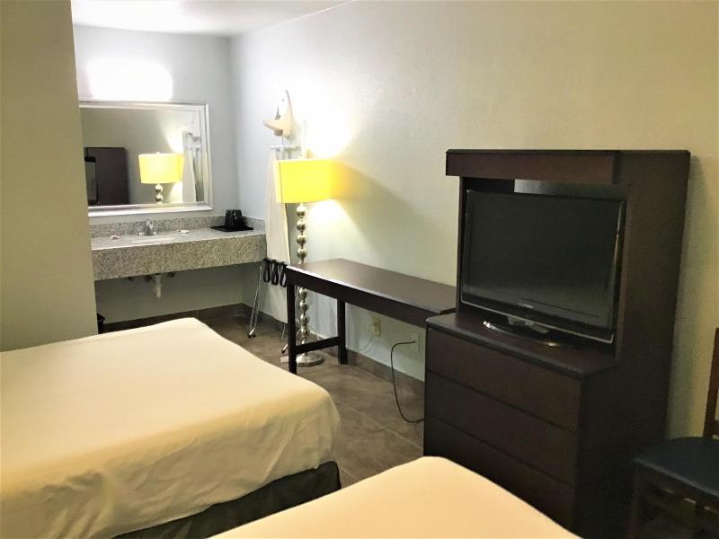 Hwy 59 Motel Laredo Medical Center - photo 19
