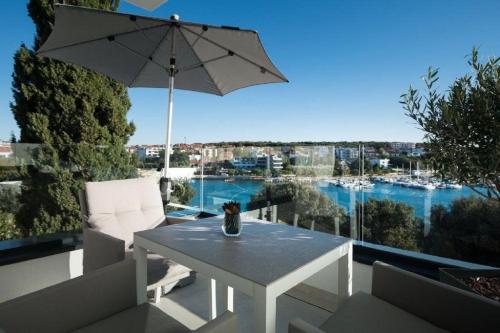 Exklusive Villa mit privatem Pool 50 Meter zum Strand — 4-Star Luxury Hotel in Medulin, Croatia
