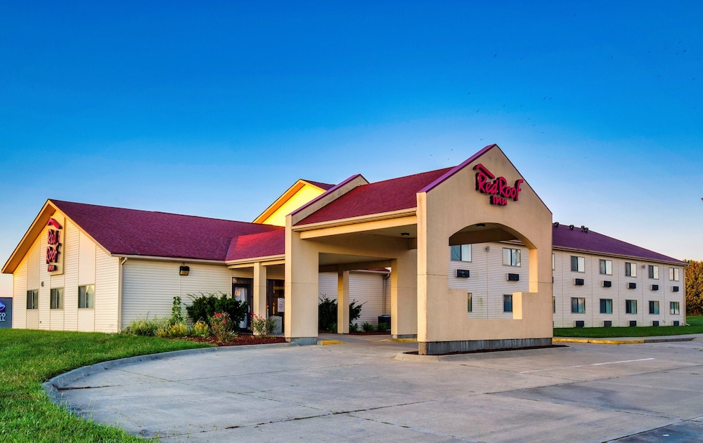 Red Roof Inn Holton - featured photo