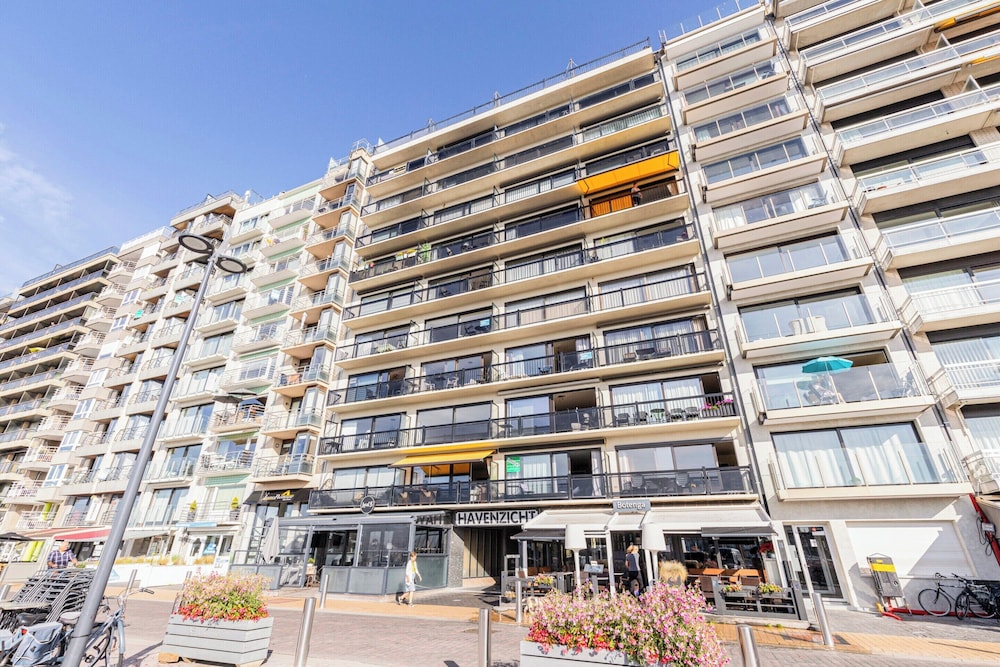 Apartment in Blankenberge Near Belgium Pier — 4-Star Luxury Hotel in Blankenberge, Belgium