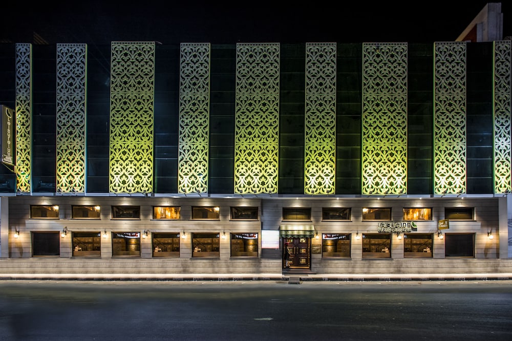 Leisure Inn Grand Chanakya