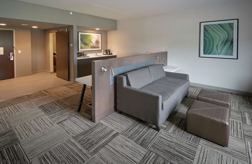 Hilton Garden Inn Corning Downtown - photo 12