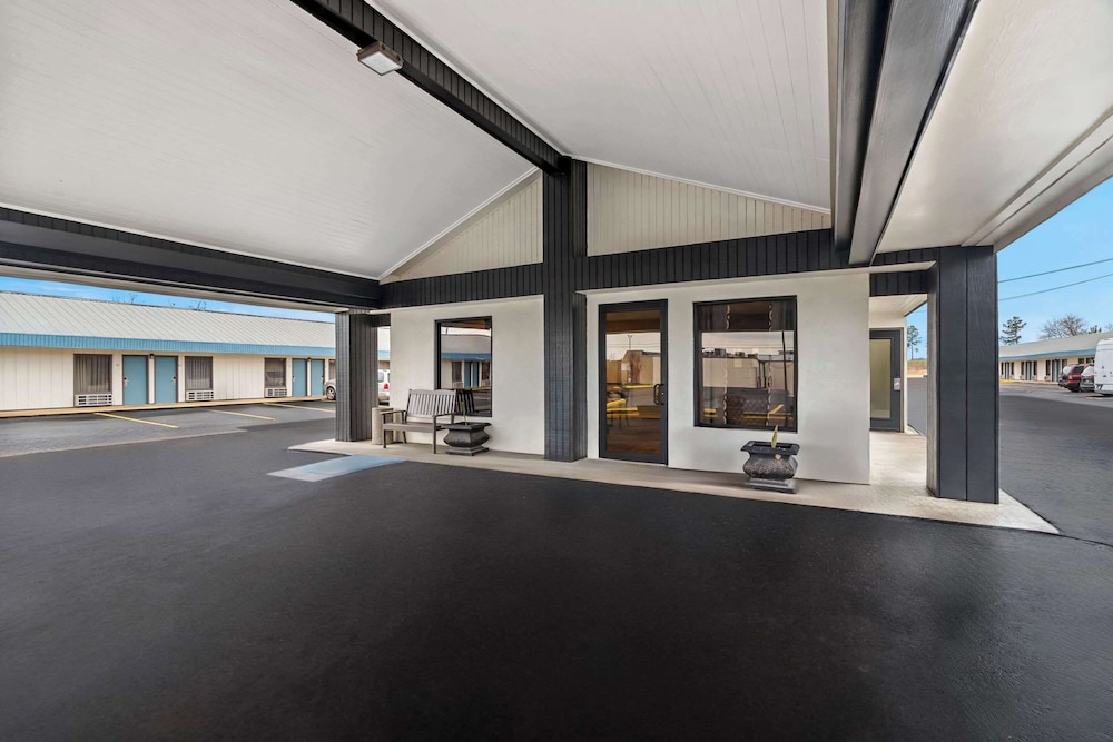 Rodeway Inn & Suites Brookhaven MS in Brookhaven, United States