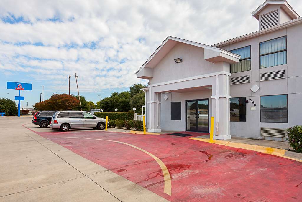 Studio 6 Fort Worth TX Meacham - featured photo