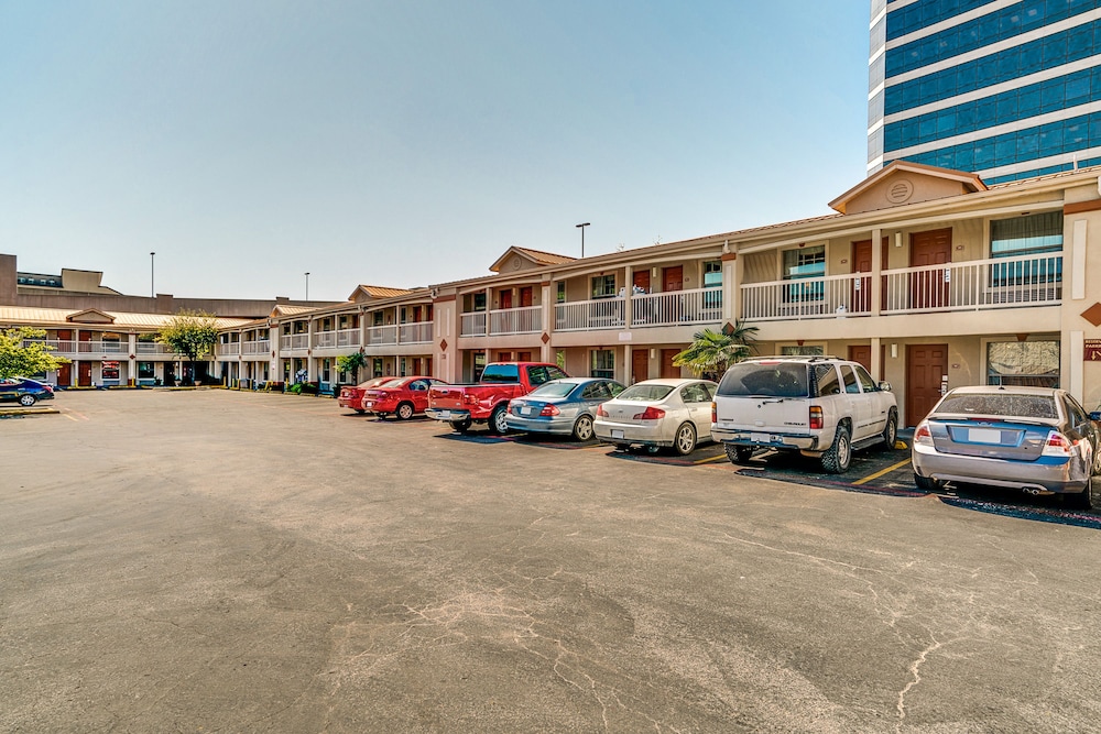 Quality Inn & Suites Dallas Cityplace - photo 21