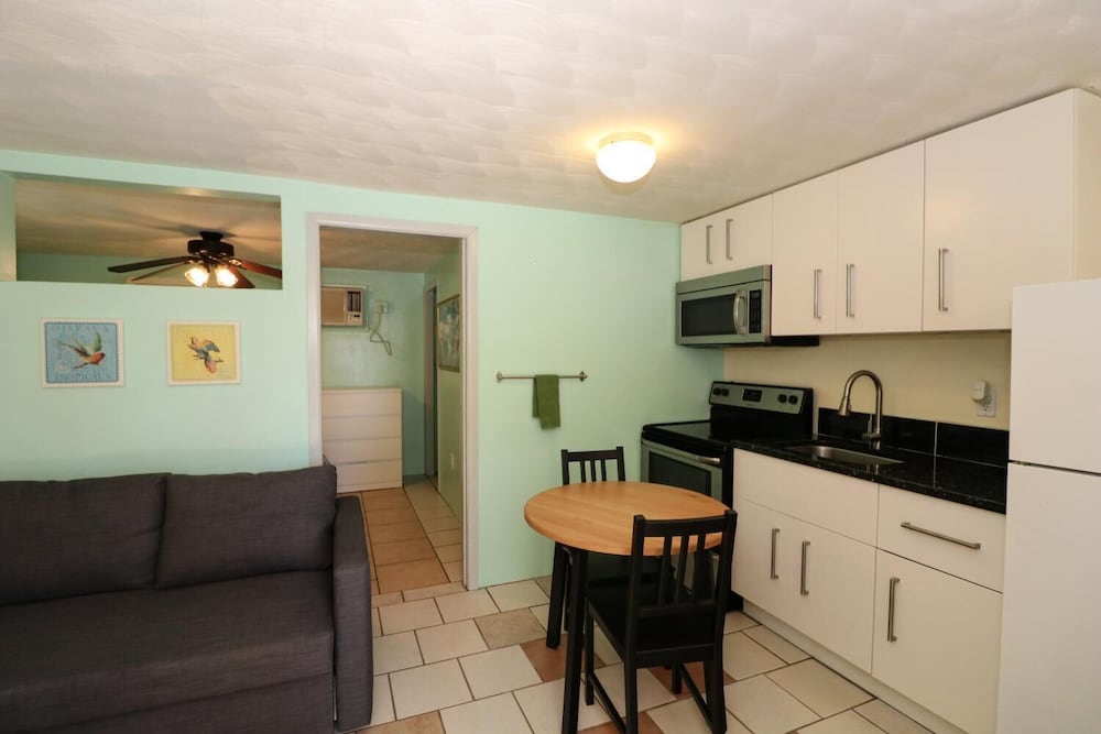 Grove City Motel - photo 16