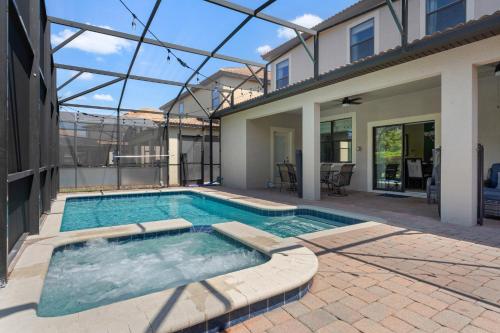 Luxury 8br Resort Pool Home Near Disney — 4-Star Luxury Hotel in Davenport, United States