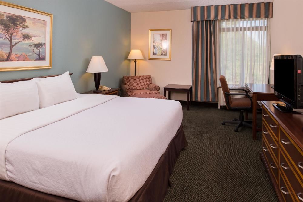 Ramada Plaza Rochester Airport - photo 84