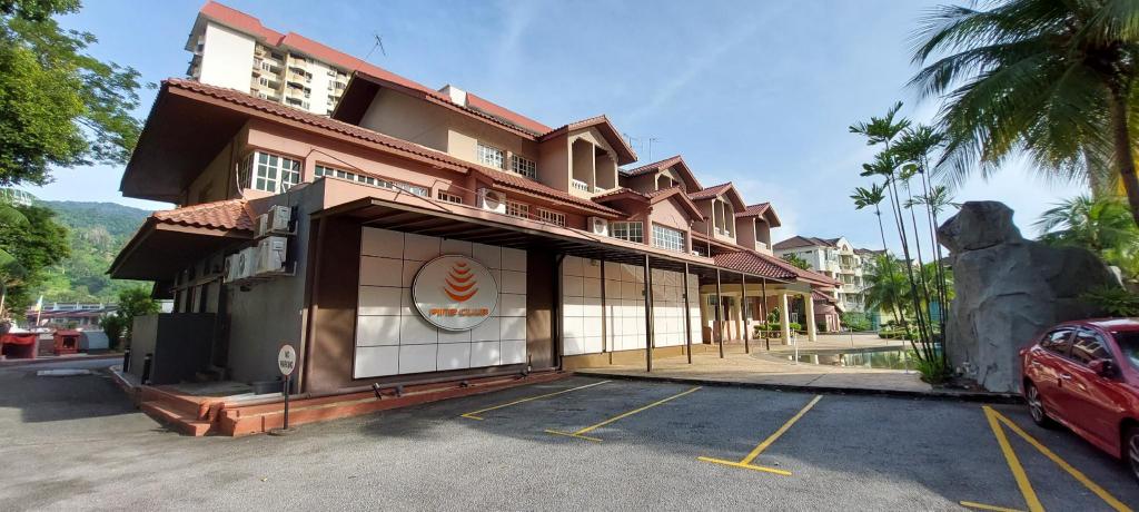 Lone Pine Resort — George Town — photo 2