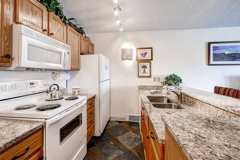 Ski Inn Condominiums by Resort Lodging Company - photo 40