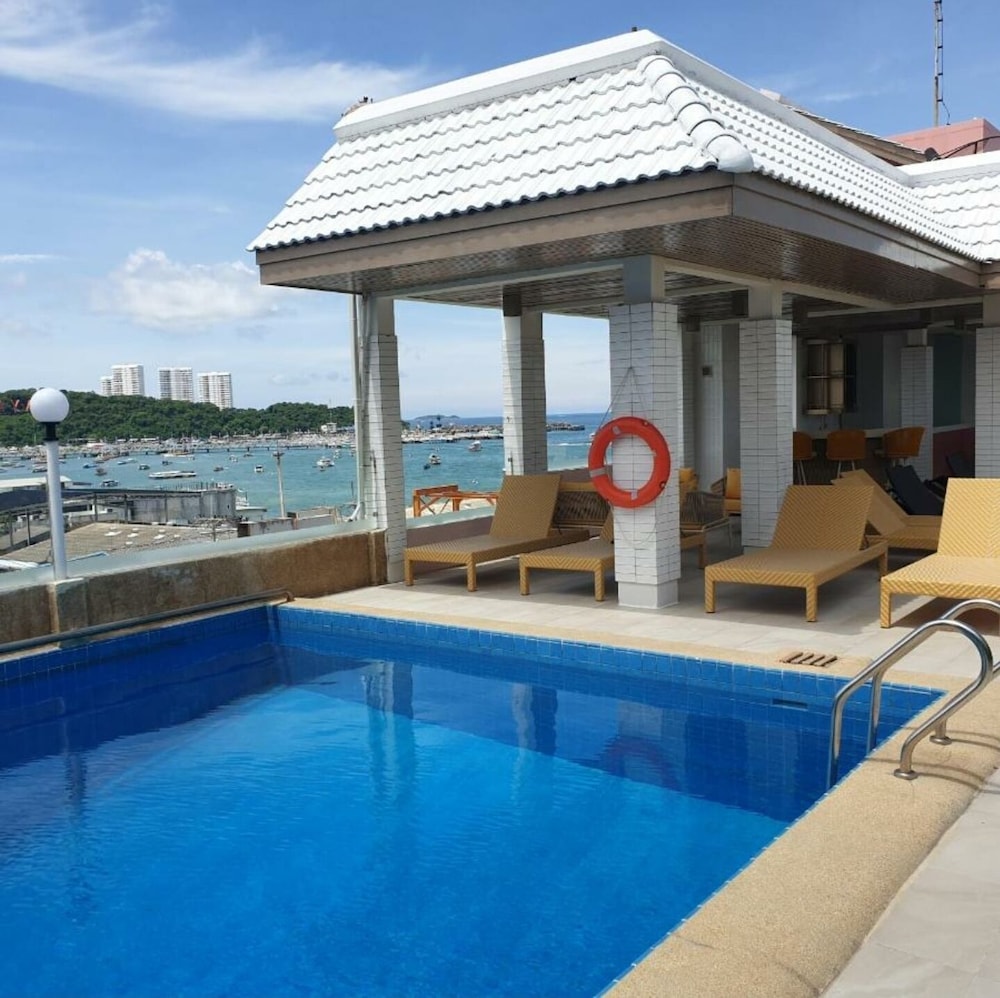 Cloudotel Walking Street Pattaya in Pattaya, Thailand