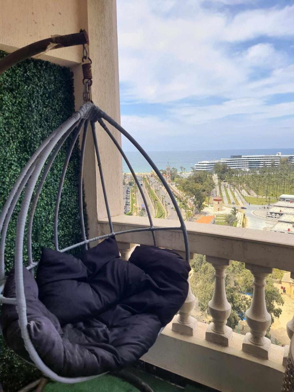 Sea and Montaza Palace view 2 bedrooms apartment alexandria 2 full bathrooms with 2 AC and 1 Stand Fan free wifi available all year days with 3 heavy blankets — 4-Star Luxury Hotel in Alexandria, Egypt